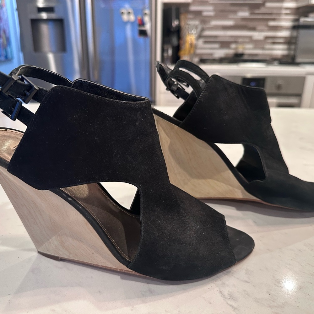 Rachel Roy Black Leather Wood Heel Wedge Sandals. Size 9.5 M
